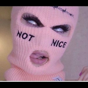 Meet your Posher, Samya